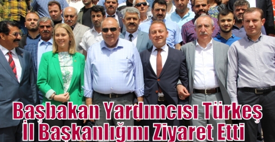                    Başbakan Yardımcısı Türkeş İl Başkanlığını Ziyaret Etti