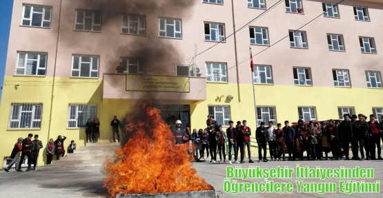 Büyükşehir İtfaiyesinden Öğrencilere Yangın Eğitimi
