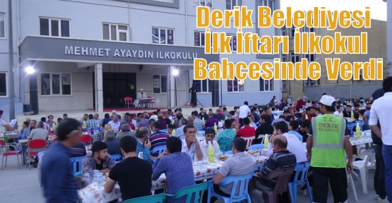 Derik Belediyesi  İlk İftarı İlkokul Bahçesinde Verdi