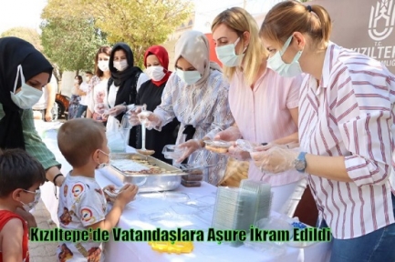 Kızıltepe'de Vatandaşlara Aşure İkram Edildi