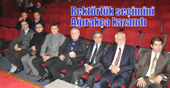 Rektörlük seçimini Ağırakça kazandı