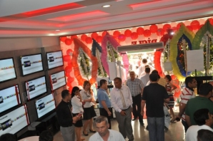 Kızıltepe Dicle Vestel  Mağazası düzenlenen törenl