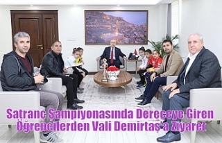 Satranç Şampiyonasında Dereceye Giren Öğrencilerden...