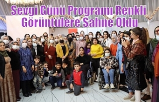 Sevgi Günü Programı Renkli Görüntülere Sahne...