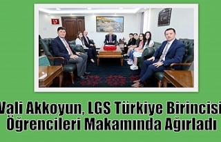 Vali Akkoyun, LGS Türkiye Birincisi Öğrencileri...