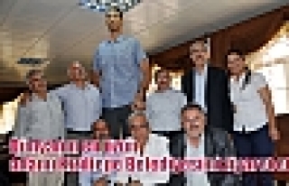 Dünyanın en uzun adamı Kızıltepe Belediyesi’ni...