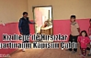 Kızıltepe'de Hırsızlar Apartmanın Kapısını...