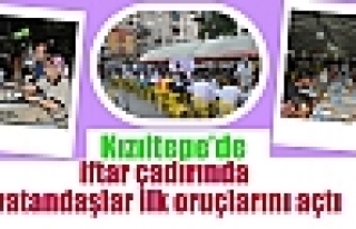 Kızıltepe’de iftar çadırında vatandaşlar ilk...
