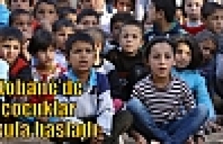 Kobanê’de çocuklar okula başladı