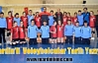 Mardin’li  Voleybolcular Tarih Yazıyor