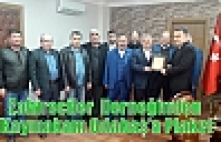 Zahireciler Derneğinden Kaymakam Odabaş’a Plaket