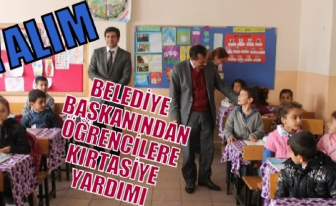 YALIM BELEDİYE BAŞKANINDAN ÖĞRENCİLERE KIRTASİYE YARDIMI