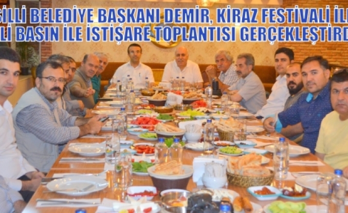 YEŞİLLİ BELEDİYE BAŞKANI DEMİR, KİRAZ FESTİVALİ İLE İLGİLİ BASIN İLE İSTİŞARE TOPLANTISI GERÇEKLEŞTİRDİ 